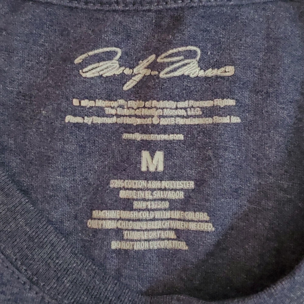 MARILYN MONROE photo graphic print blue gray cap sleeve tee shirt Med. - Picture 5 of 5